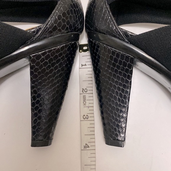 ARTURO CHIANG black heel sandals with elastic straps snake skin accent, size 7🌹 - Picture 10 of 10